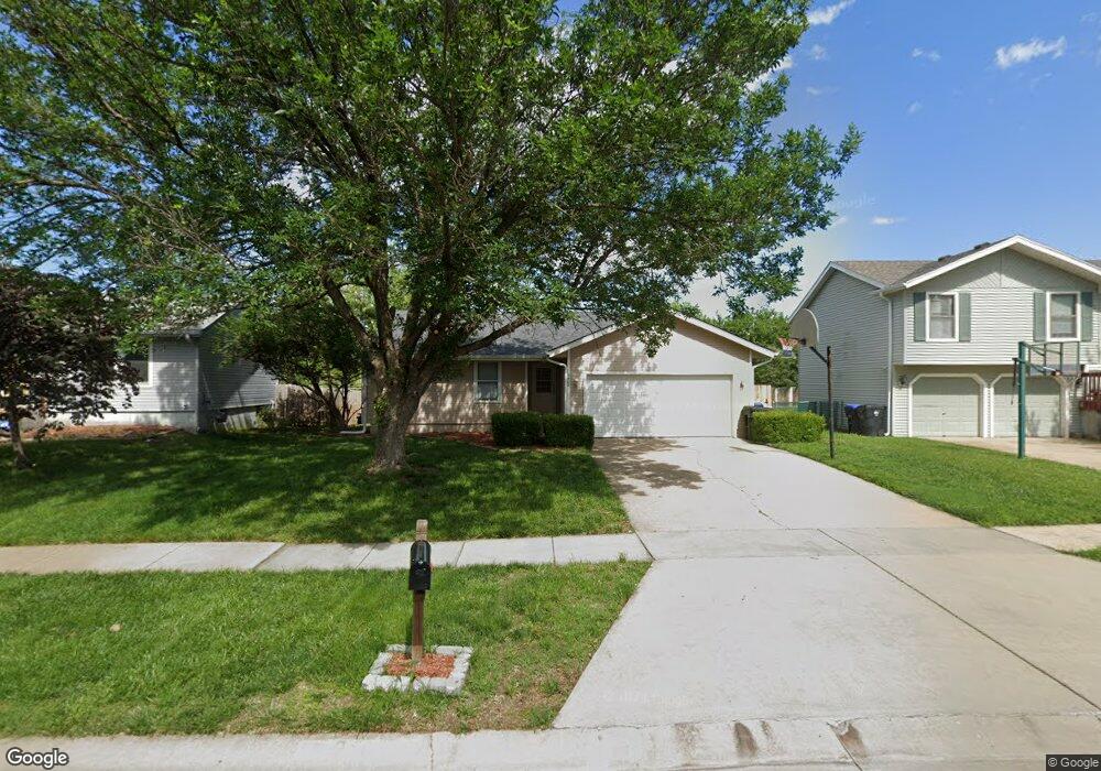 2508 SW Maxfield Rd, Topeka, KS 66614 - photo 1