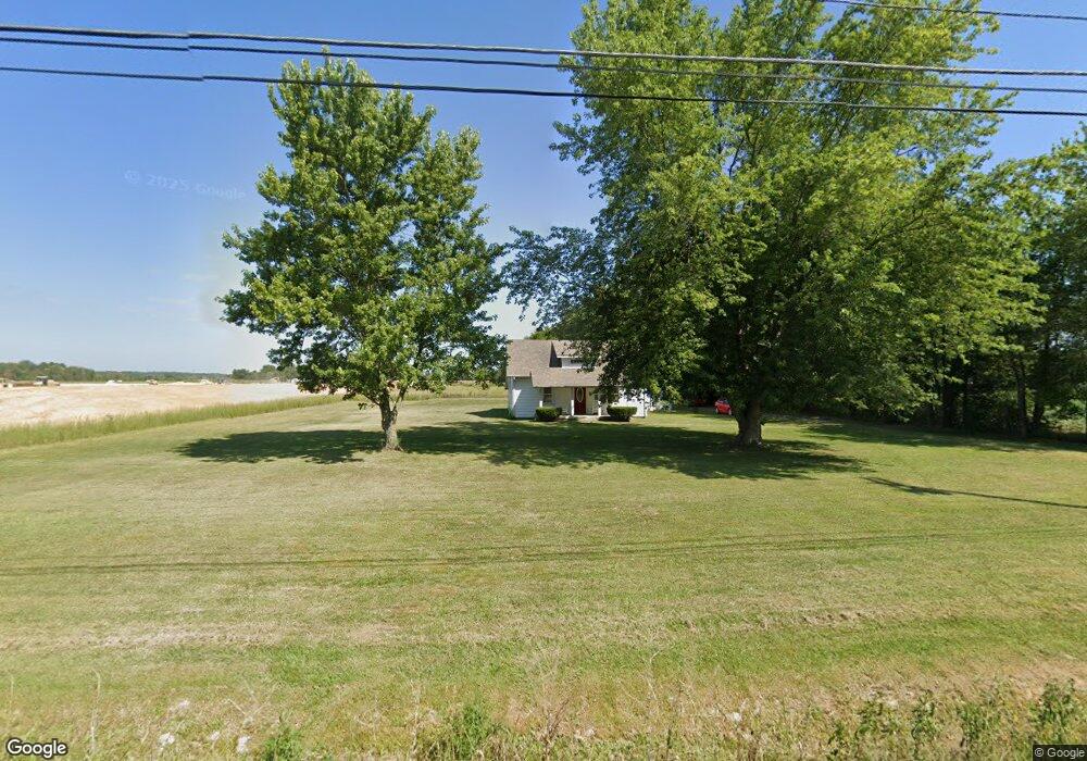 2770 W Deaver Rd, Columbus, IN 47201 - photo 1