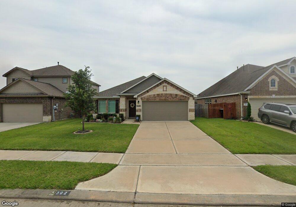 392 Lake Line Dr, Alvin, TX 77511 - photo 1