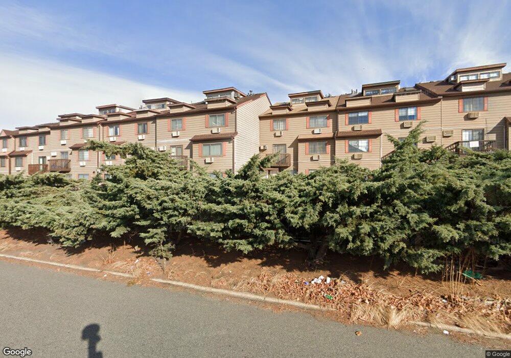 76 Daffodil Ln unit 115, Staten Island, NY 10314 - photo 1