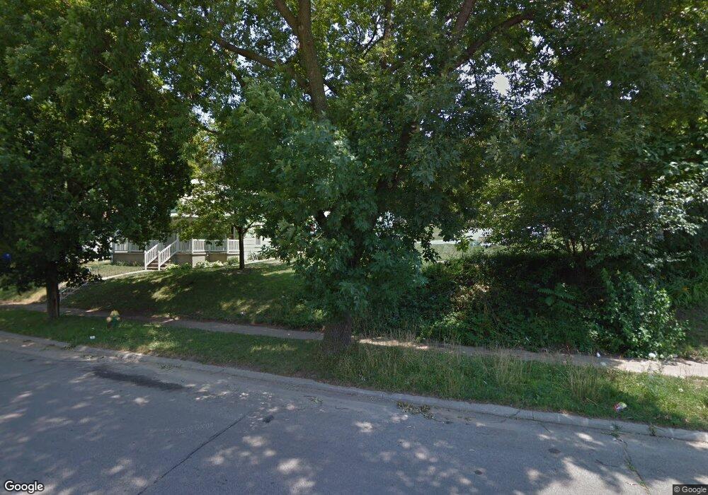 1024 15th St SE, Cedar Rapids, IA 52401 - photo 1