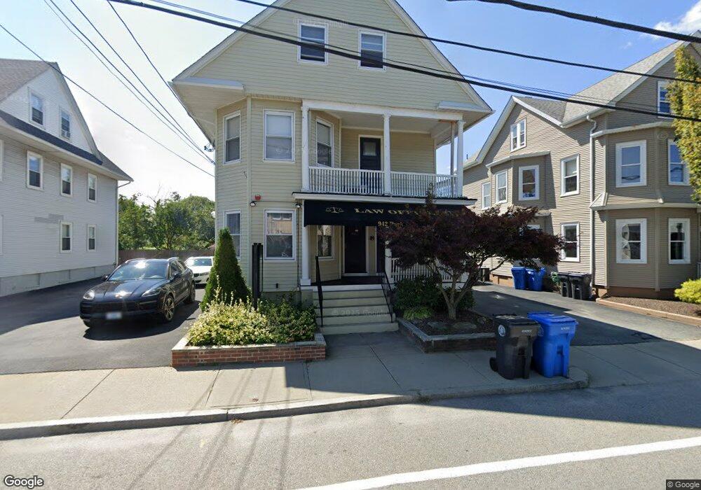 942 Park Ave, Cranston, RI 02910 - photo 1