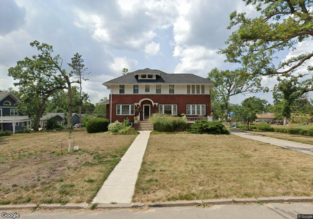 517 Fairview Dr SE, Cedar Rapids, IA 52403 - photo 1