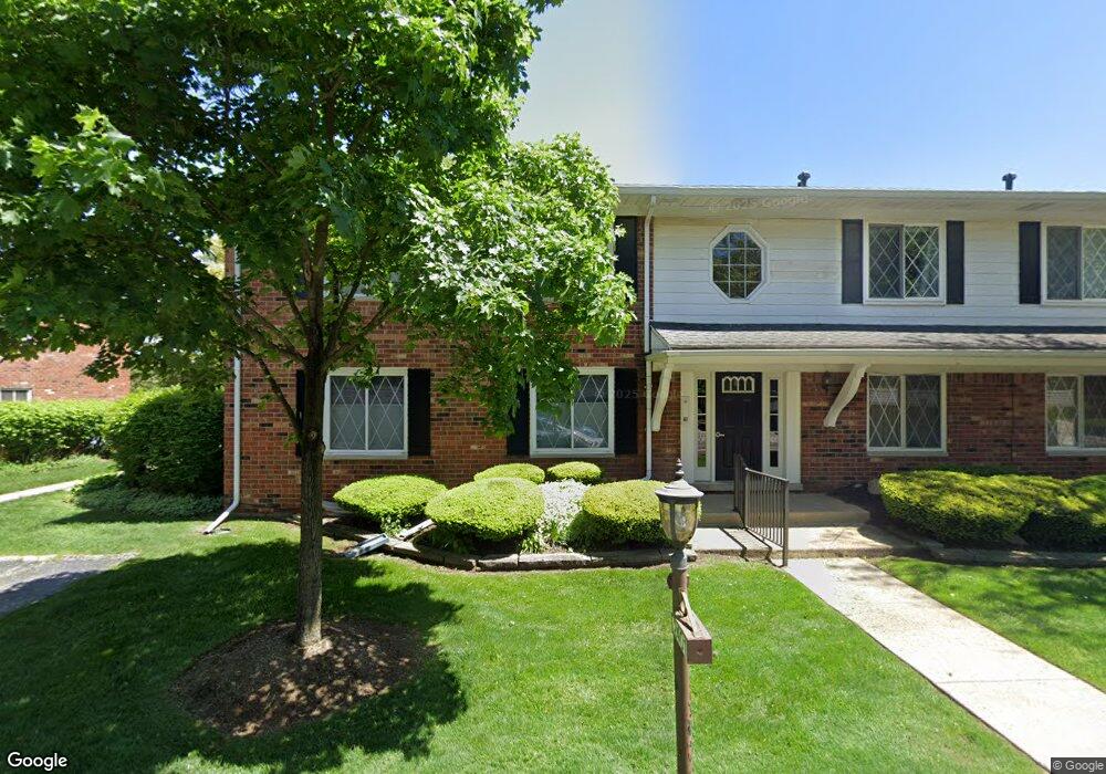 2401 Mulberry Square, Bloomfield Hills, MI 48302 - photo 1