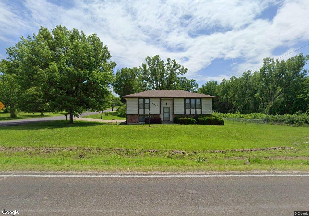 8047 SW 21st St, Topeka, KS 66615 - photo 1