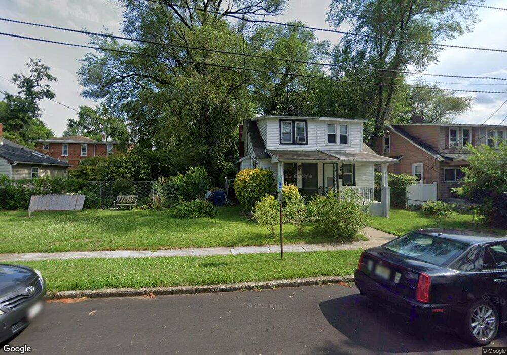 610 2nd St, Beverly, NJ 08010 - photo 1