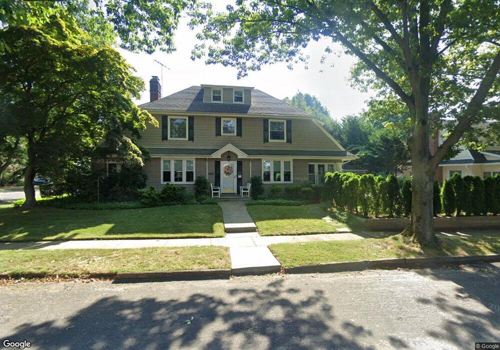 14 Delaware Rd, Floral Park, NY 11001 - photo 1