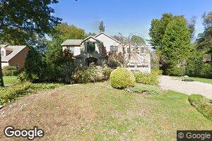 10 Crescent Dr, Albertson, NY 11507