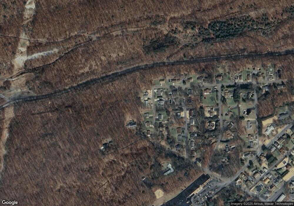 520 Banyan St, Coal Township, PA 17866 - photo 1