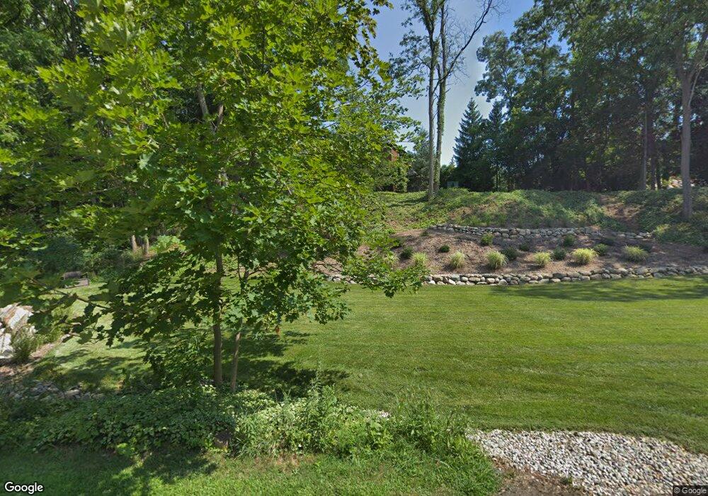 4616 Private Lake Dr, Bloomfield Hills, MI 48301 - photo 1