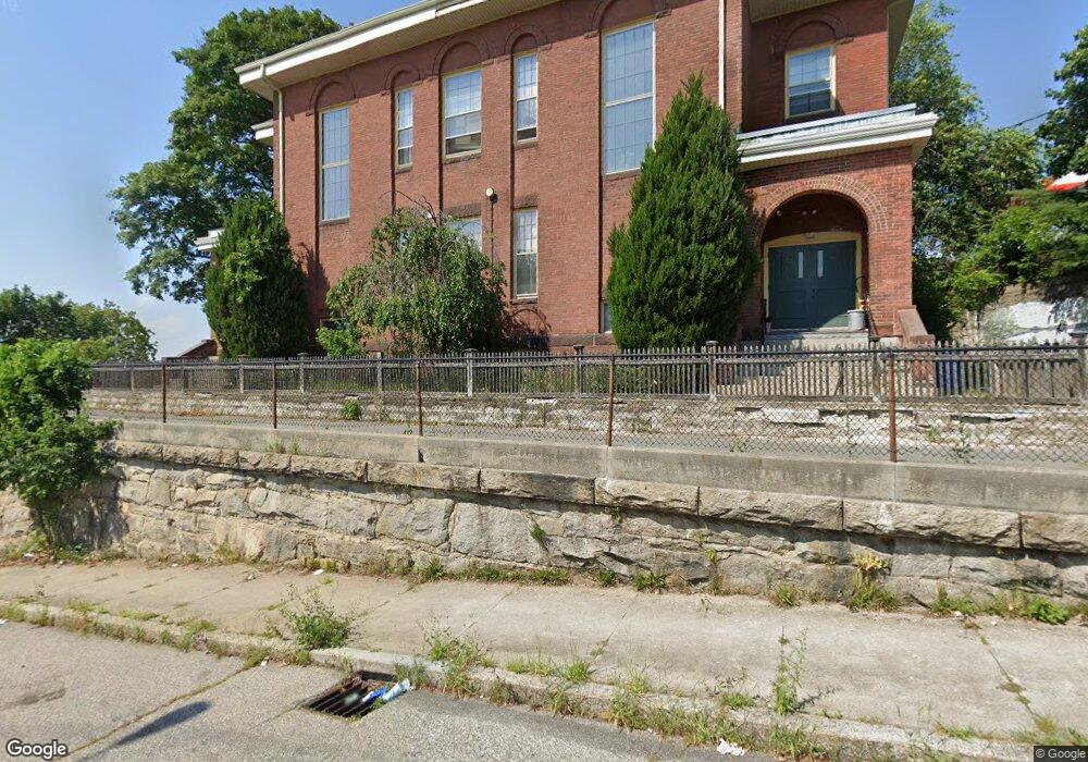 388 Vose St unit 2R/4, Woonsocket, RI 02895 - photo 1