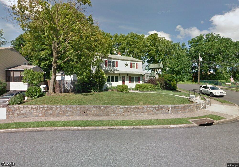 302 W Chelton Rd, Brookhaven, PA 19015 - photo 1