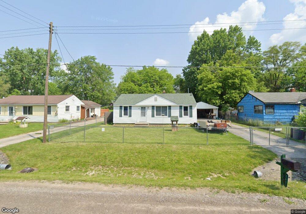 1472 Maria St, Flint, MI 48507 - photo 1