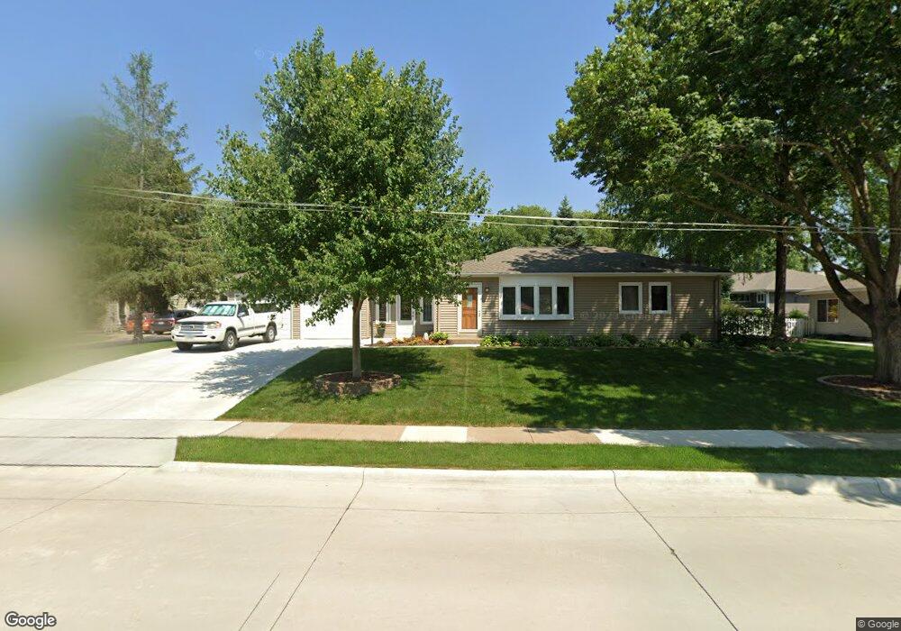 3504 Mcclain Dr, Cedar Falls, IA 50613 - photo 1