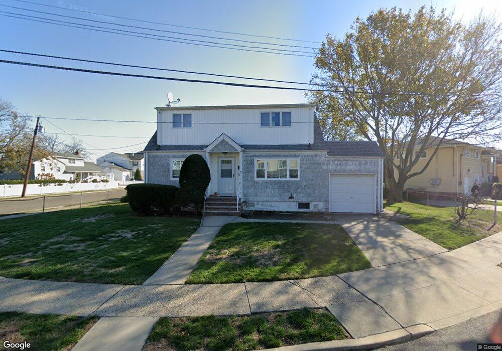 17 Roosevelt Place, Island Park, NY 11558 - photo 1