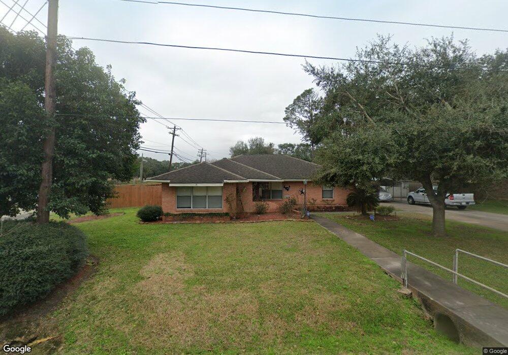 1614 S Hill St, Alvin, TX 77511 - photo 1