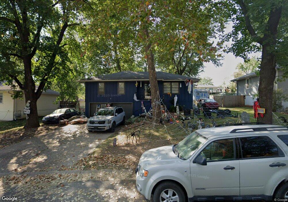 217 SW 19th St, Oak Grove, MO 64075 - photo 1