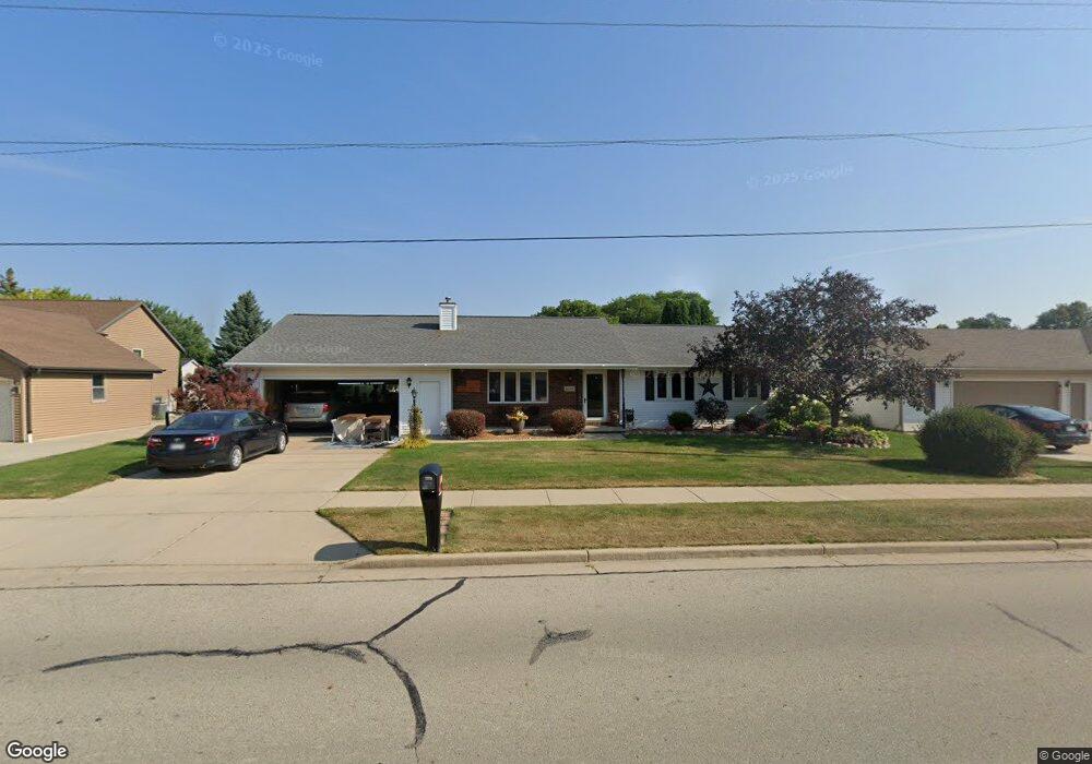 2012 W Capitol Dr, Appleton, WI 54914 - photo 1