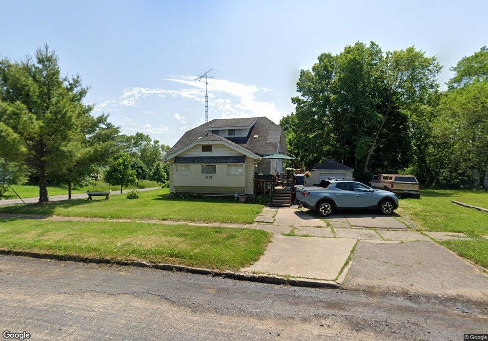 2101 Cadillac St, Flint, MI 48504 - photo 1