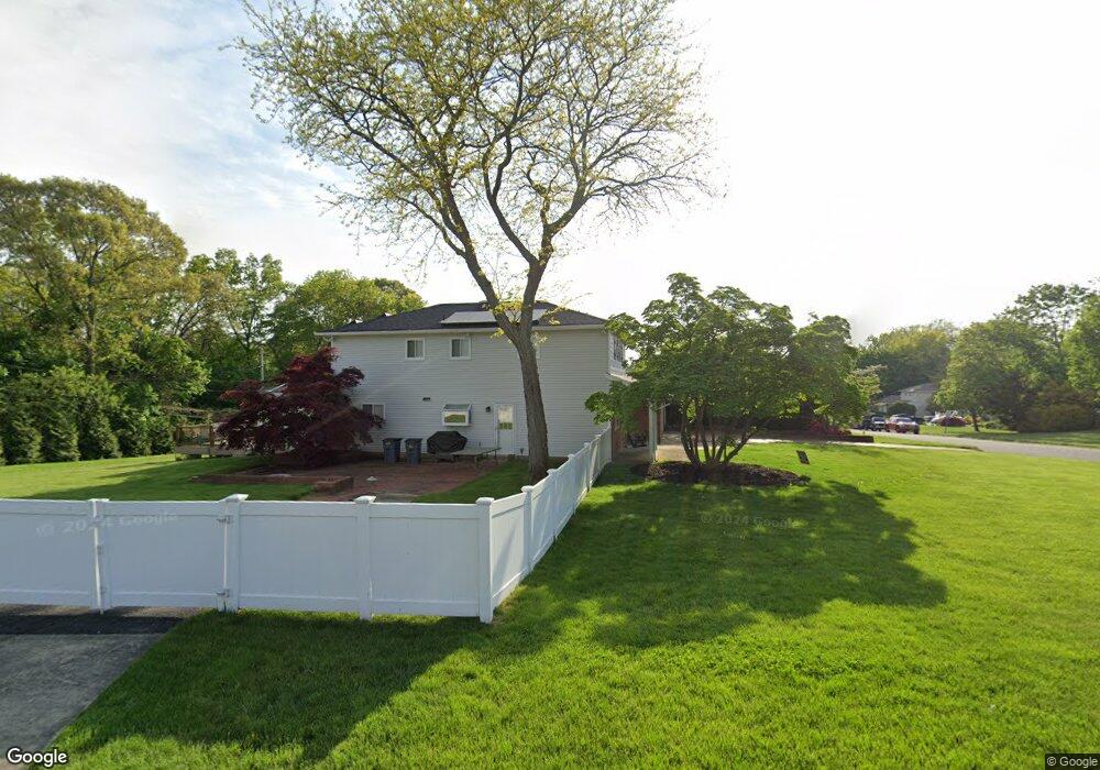100 Caramel Rd, ComMacK, NY 11725 - photo 1