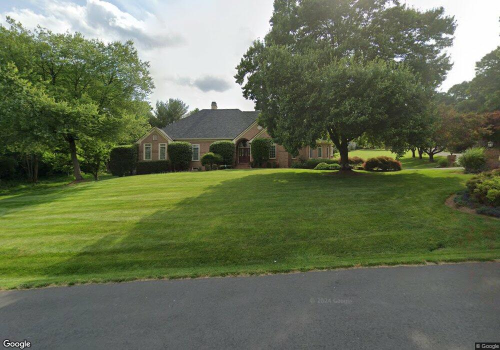 1420 Wynhurst Ln, Vienna, VA 22182 - photo 1