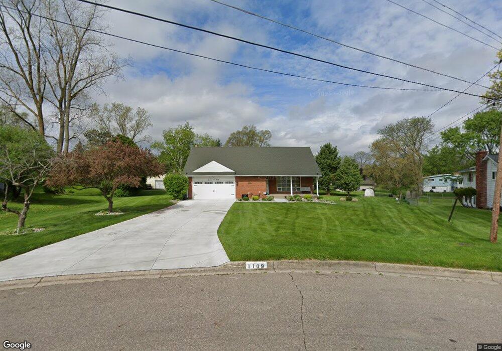 1109 Cora Dr, Flint, MI 48532 - photo 1