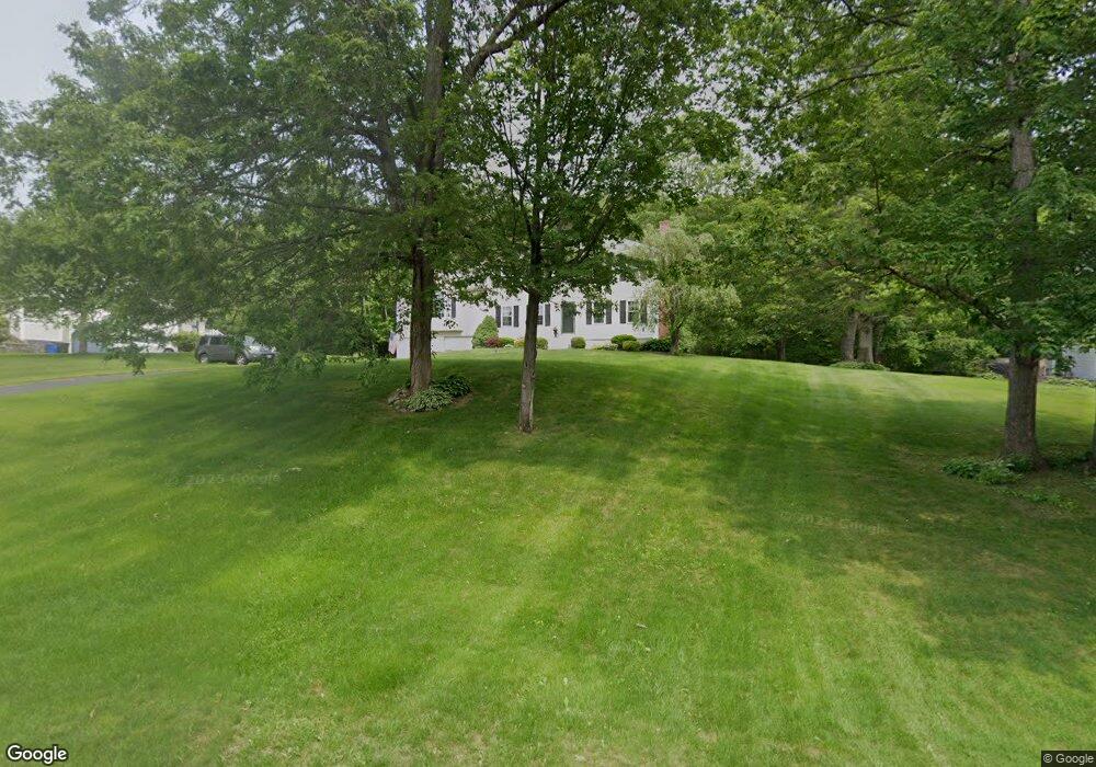 8 Squamscott Ave, Derry, NH 03038 - photo 1