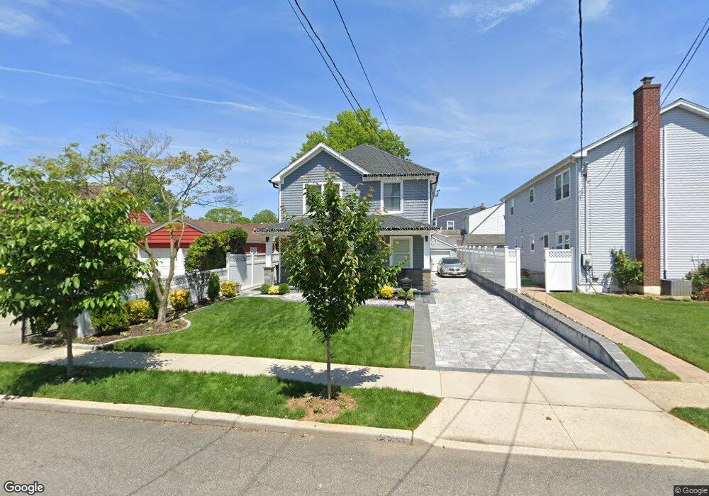 664 Fenworth Blvd, Franklin Square, NY 11010 - photo 1