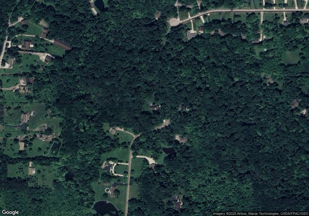 11247 Lake Forest Dr, Chesterland, OH 44026 - photo 1