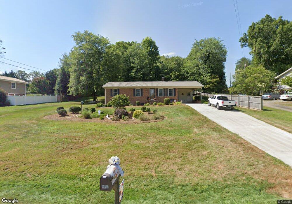 1564 Cliffwood Dr, Asheboro, NC 27205 - photo 1