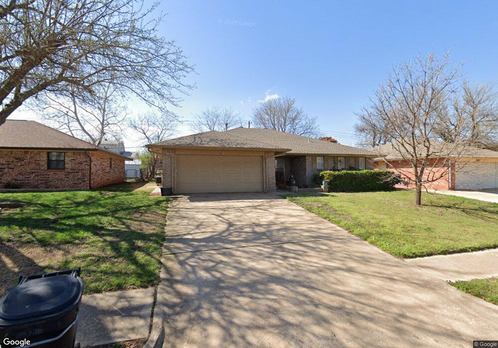 217 N Ramblin Oaks Dr, Moore, OK 73160 - photo 1