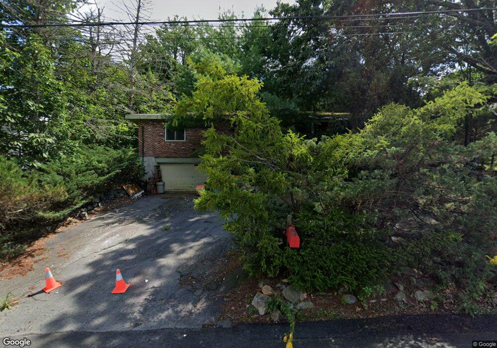 11 Pheasant Ln, Woburn, MA 01801 - photo 1