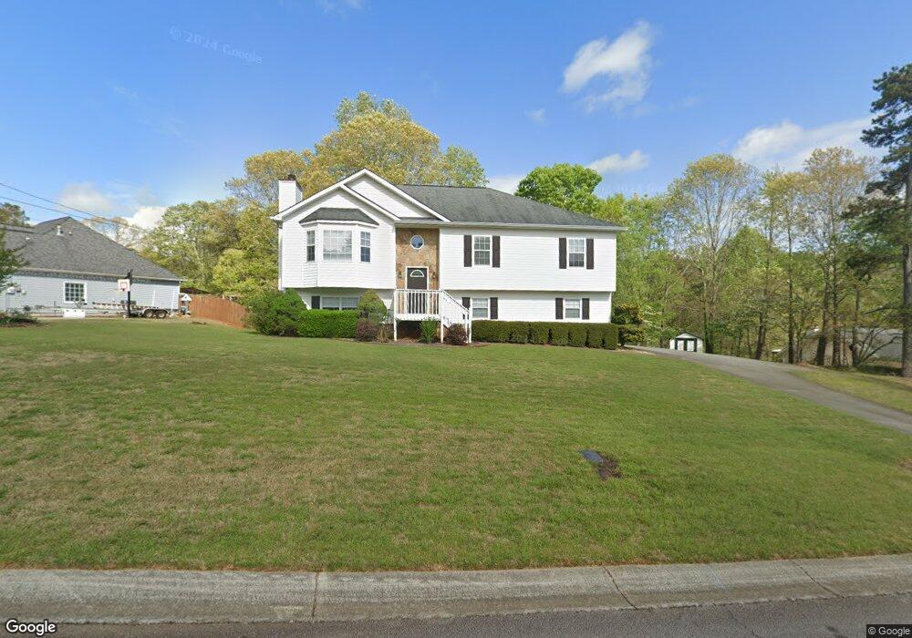 4611 Fox Forrest Dr, Flowery Branch, GA 30542 - photo 1