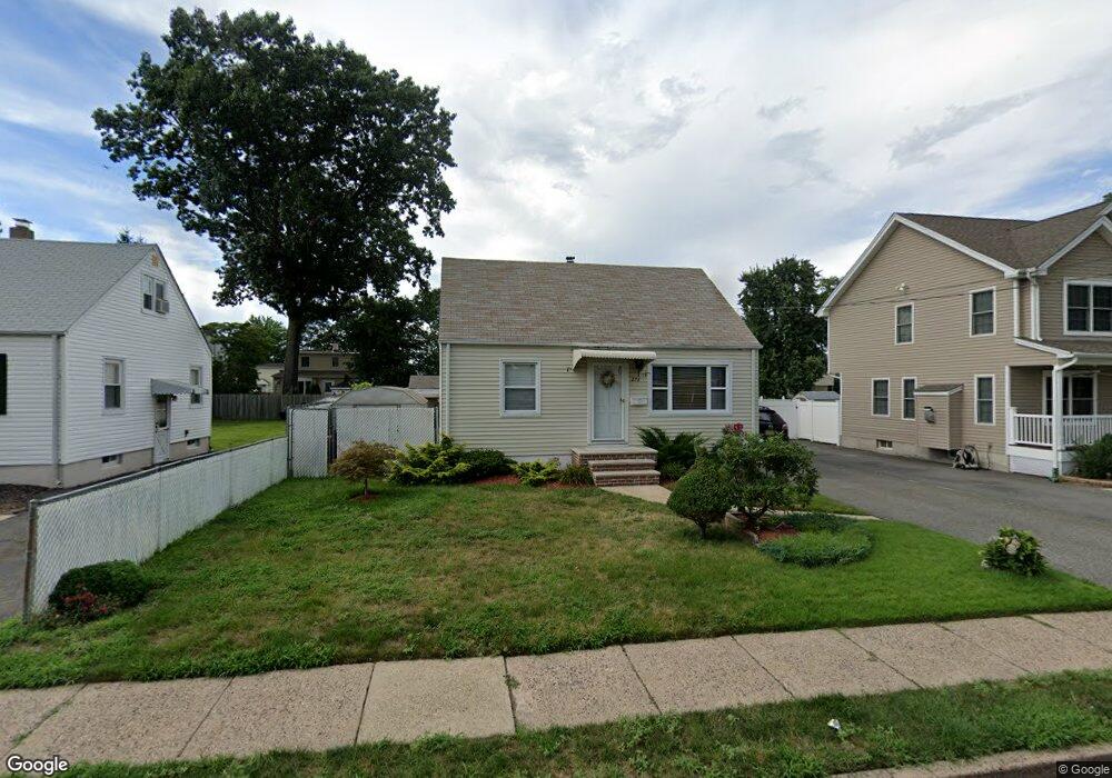 273 Floral Ln, Saddle Brook, NJ 07663 - photo 1