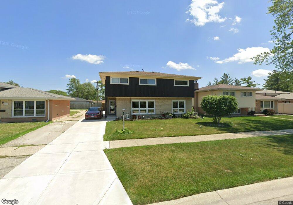2165 Westview Dr, Des Plaines, IL 60018 - photo 1