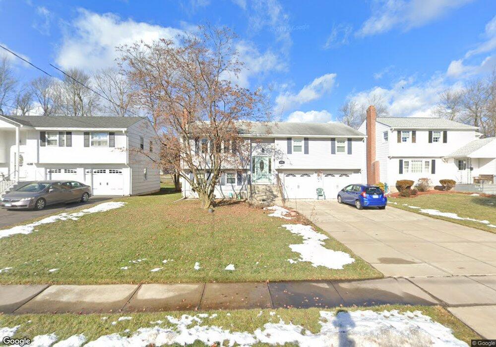 28 Mildred Rd, West Hartford, CT 06107 - photo 1