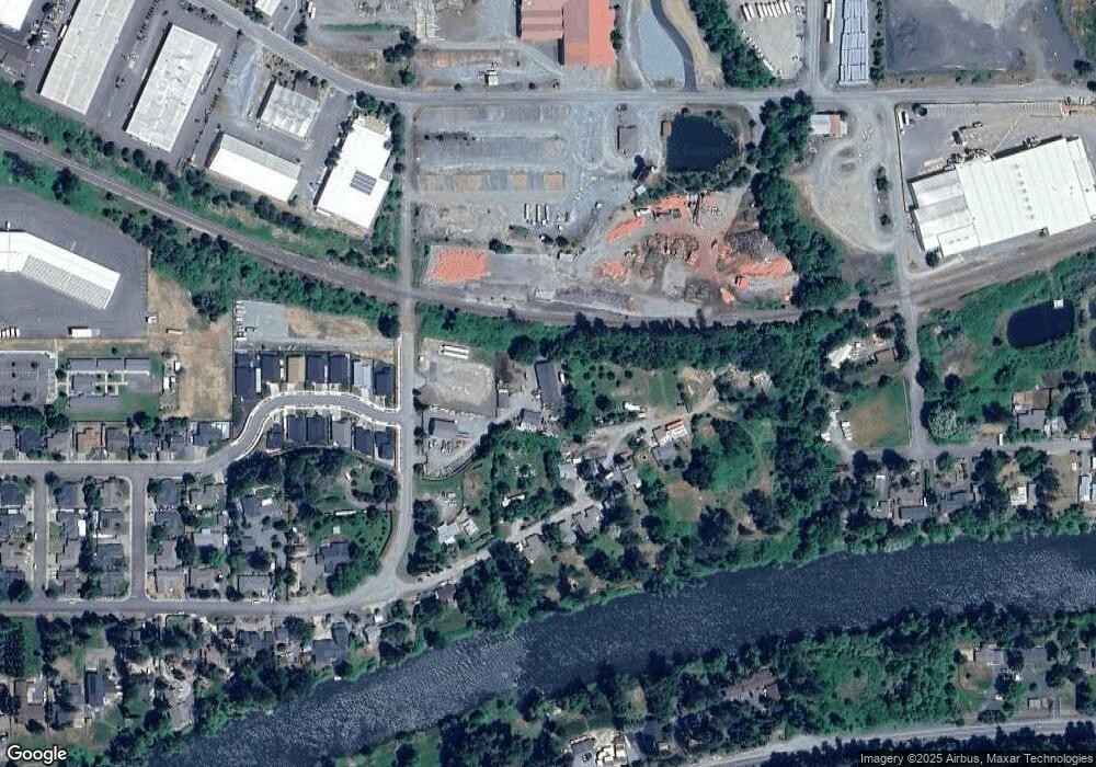 325 Shannon Ln, Grants Pass, OR 97526 - photo 1