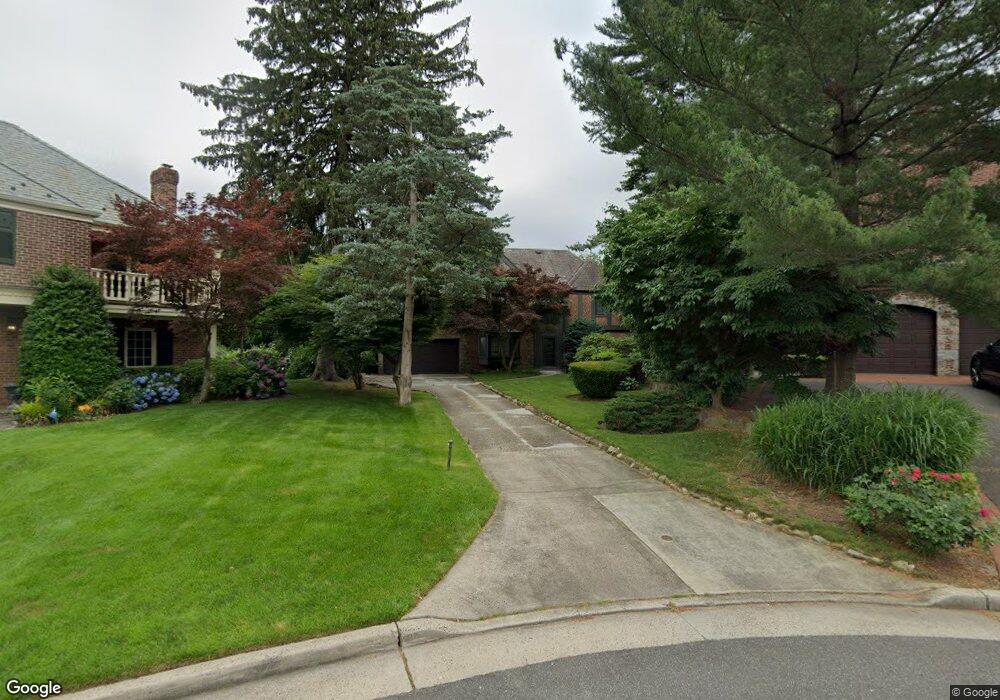 35 Sutton Crest, Manhasset, NY 11030 - photo 1