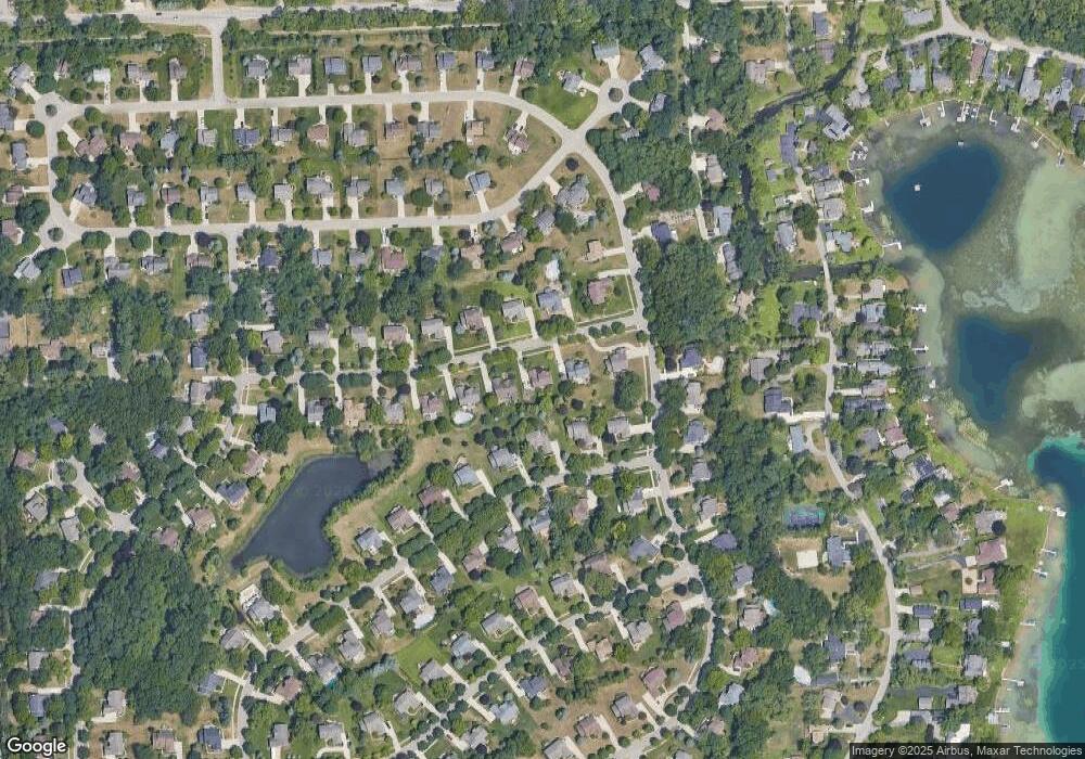 7183 White Oak Dr, West Bloomfield, MI 48324 - photo 1