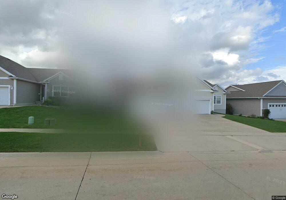 1407 Ashworth Dr, Cedar Falls, IA 50613 - photo 1