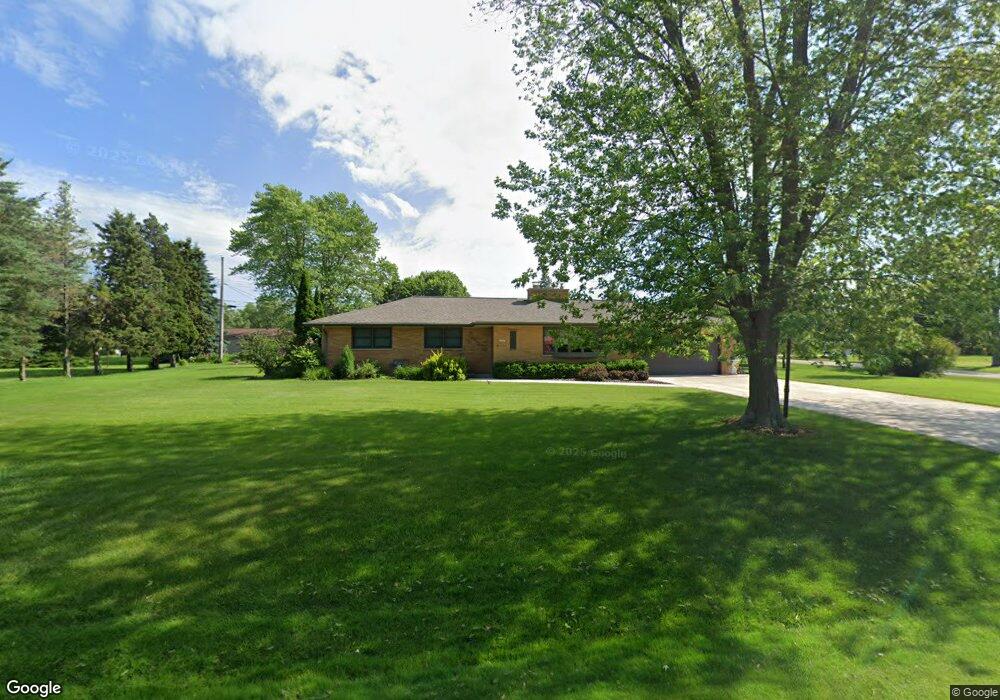 13535 Courtland Ave, Brookfield, WI 53005 - photo 1