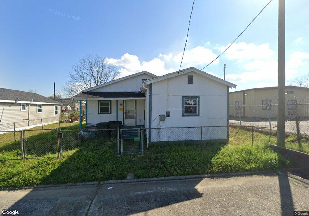 102 N Blake St, Lake Charles, LA 70601 - photo 1
