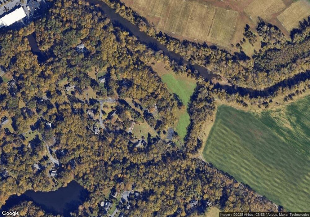 313 E Monacan Dr, Charlottesville, VA 22901 - photo 1