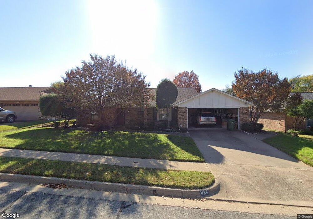 924 Clear View Dr, Bedford, TX 76021 - photo 1
