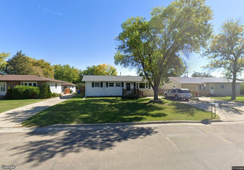 1505 8th Ave SW, Jamestown, ND 58401 - photo 1