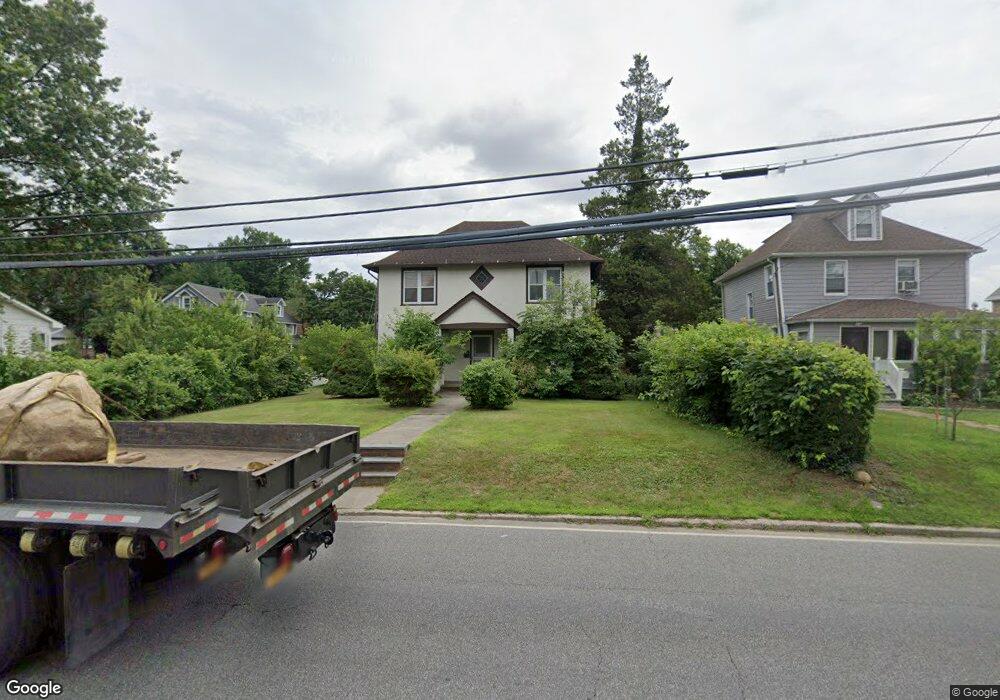 34 Hicks Ln, Great Neck, NY 11024 - photo 1