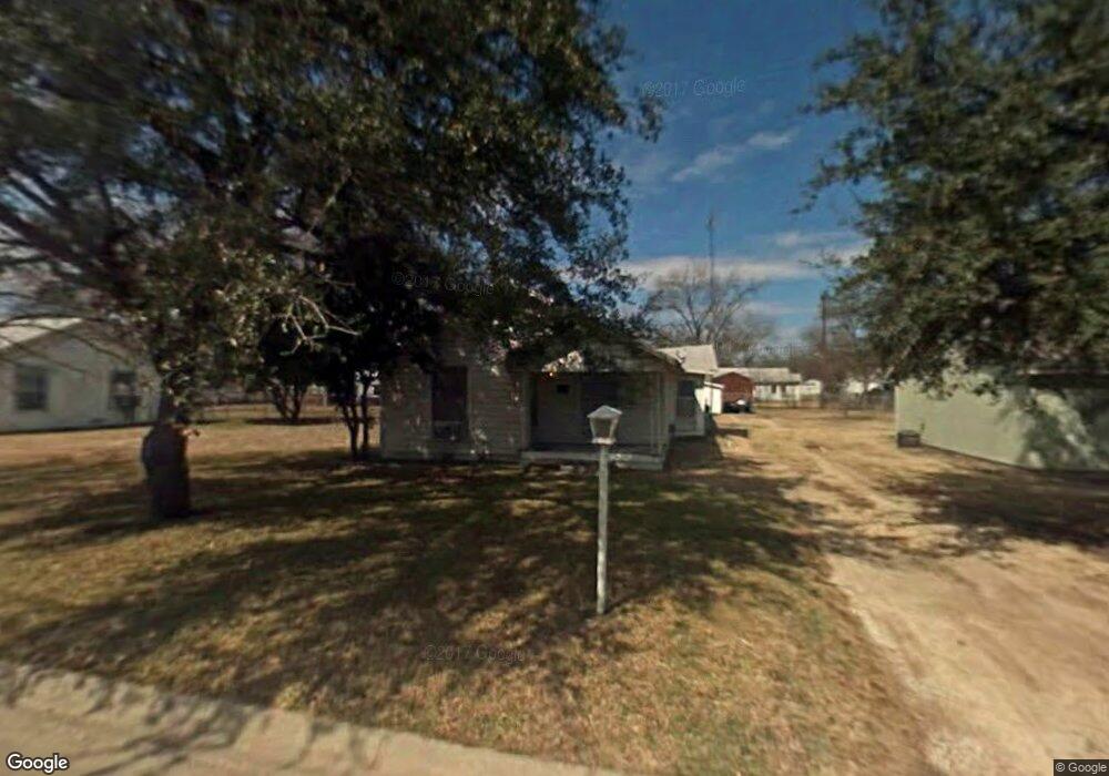 610 W Lone Star Ave, Cleburne, TX 76033 - photo 1