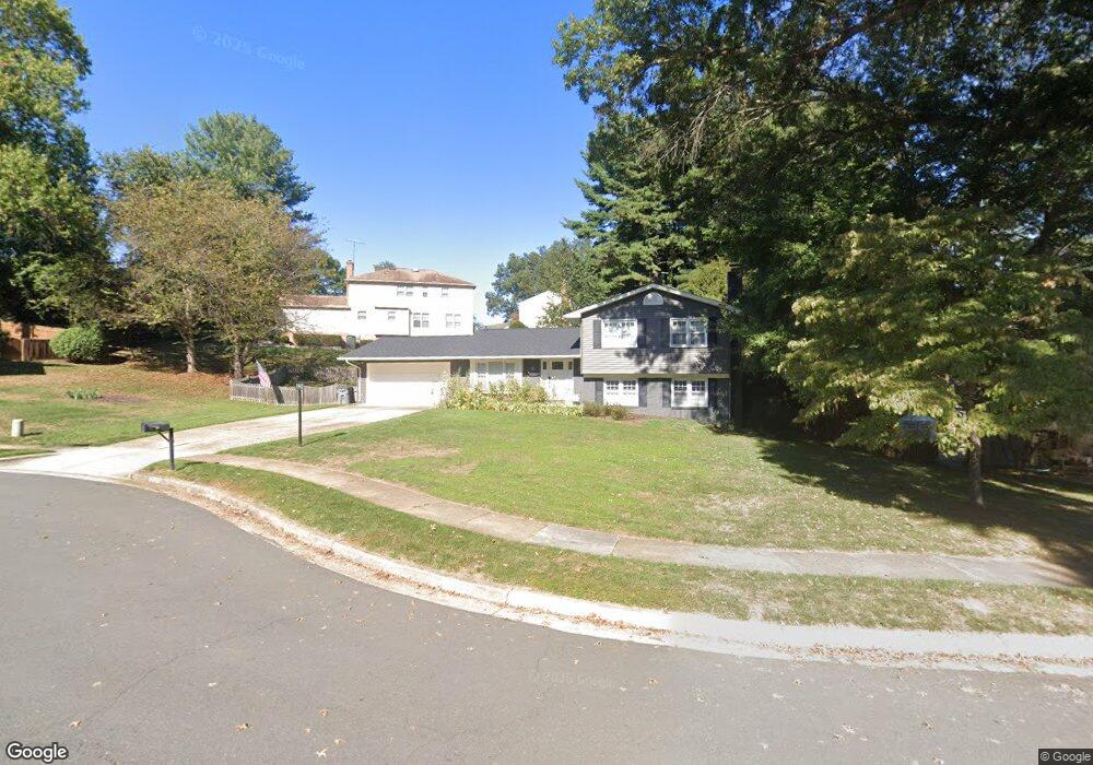 2116 Sheriff Ct, Vienna, VA 22181 - photo 1