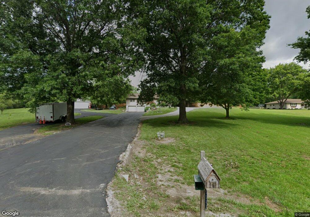 5533 SW Lincolnshire Cir, Topeka, KS 66610 - photo 1