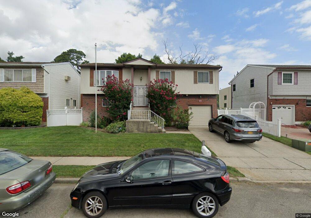 1093 Christopher Ct, West Hempstead, NY 11552 - photo 1